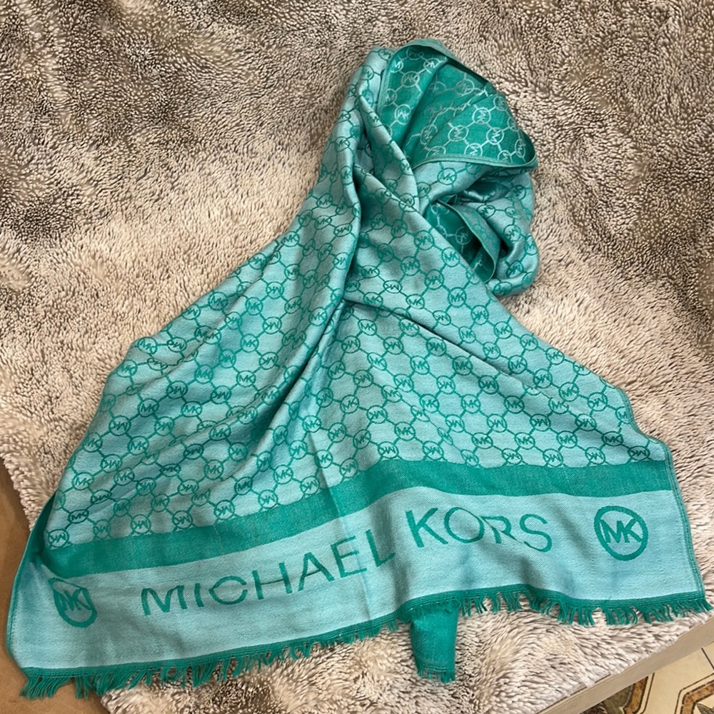 Michael Kors Aqua Logo Scarf 100% wool